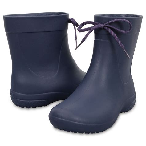 women's crocs freesail shorty rain boots